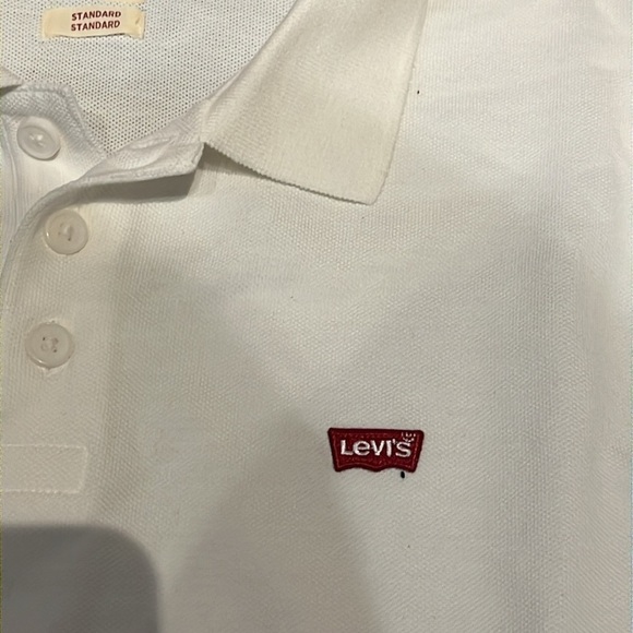LEVI'S | polo shirt tee white size Medium, standard fit golf shirt​ - Picture 2 of 6